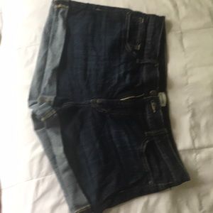 Sneakpeek mid rise shorts